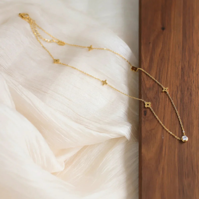 CARRIE Złoty Klee Ketting