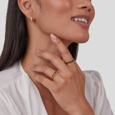 Mary - Pierścionek nałożony w zielonym odcieniu szmaragdu